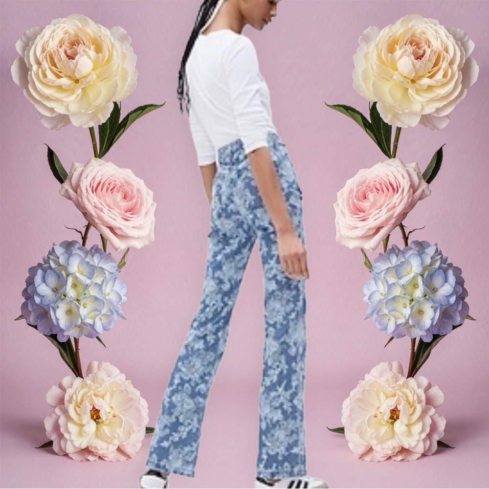 👀‼️LoveShackFancy Blue Floral Flare Jeans